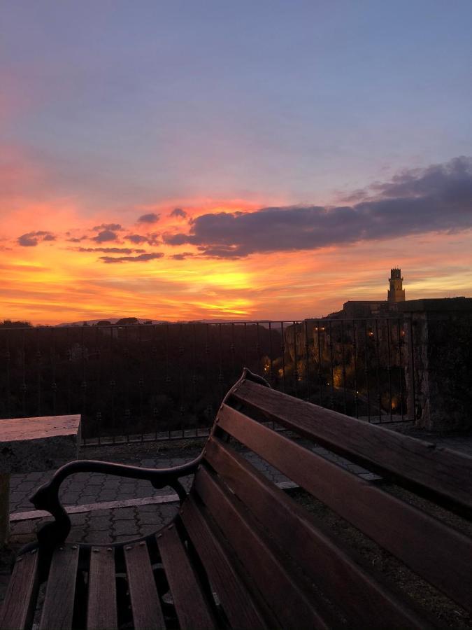 Il Girasole Storico Apartment Pitigliano Bagian luar foto